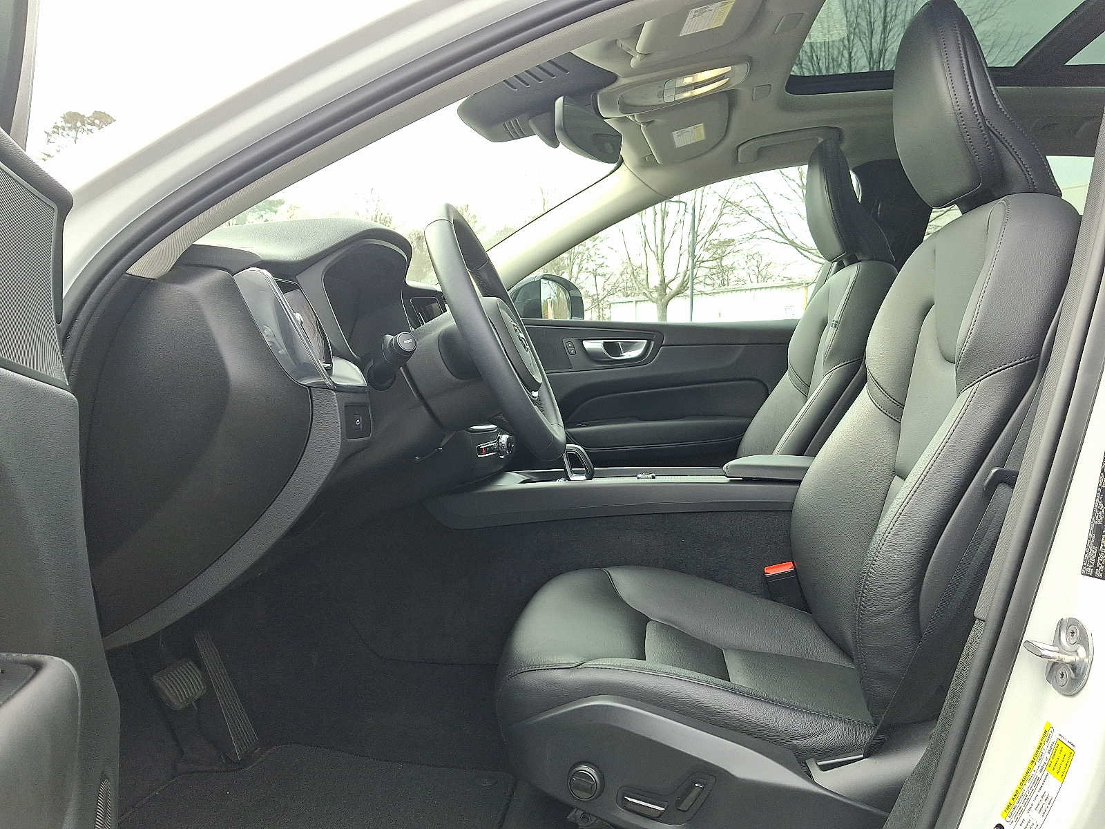 Used 2024 Volvo XC60 B5 Core w/ Climate Package AWD/4WD image 16