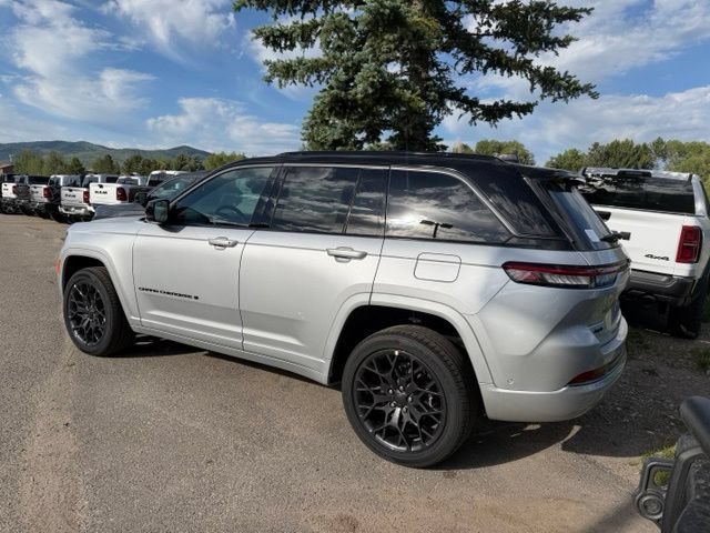 New 2026 Jeep Grand Cherokee Summit w/ Obsidian Package AWD/4WD image 6