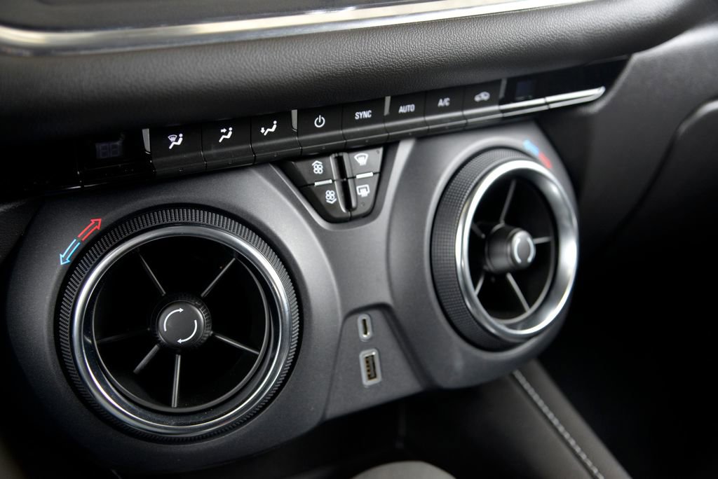 Used 2023 Chevrolet Blazer LT image 24