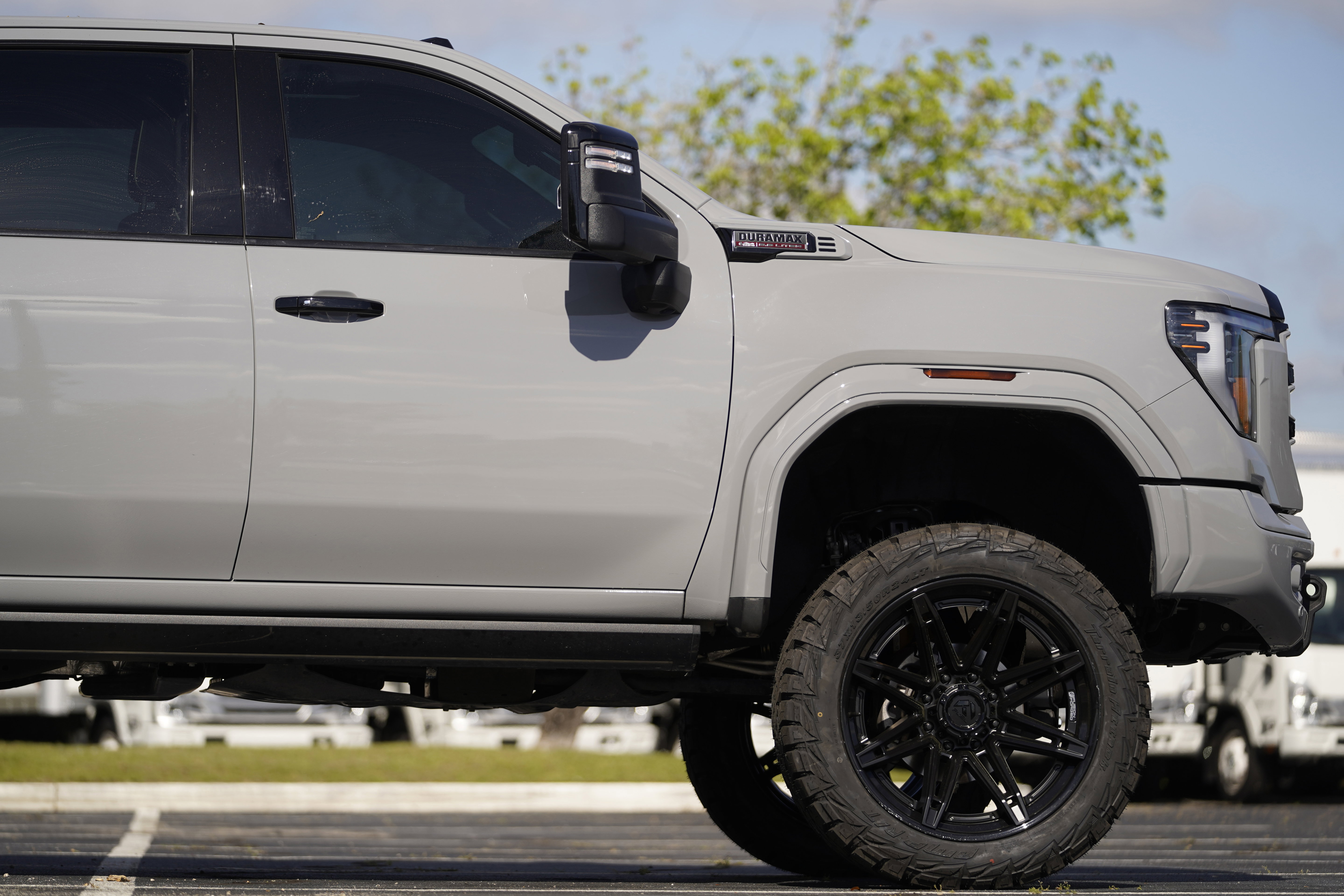 Used 2024 GMC Sierra 2500 AT4X w/ AT4X AEV Edition AWD/4WD image 6