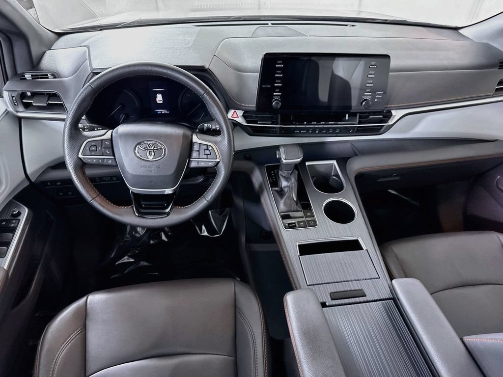 Certified 2021 Toyota Sienna XSE AWD/4WD image 4
