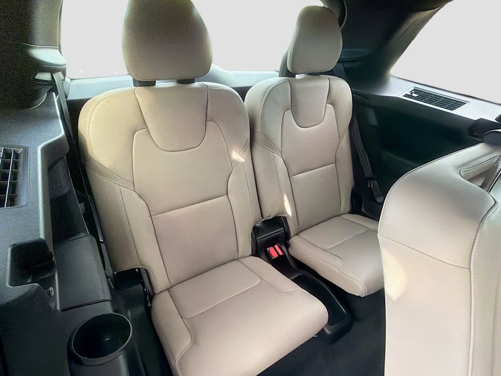 New 2026 Volvo XC90 B6 Ultra w/ Protection Package image 29