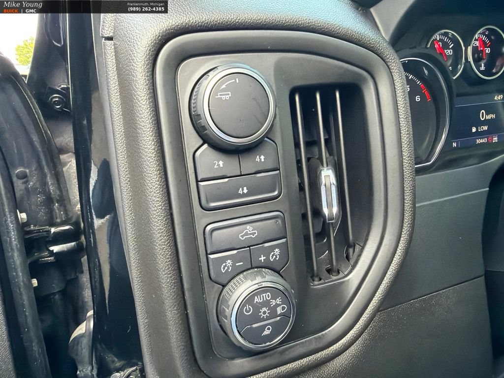 Used 2022 Chevrolet Silverado 2500 Custom w/ Custom Value Package AWD/4WD image 13