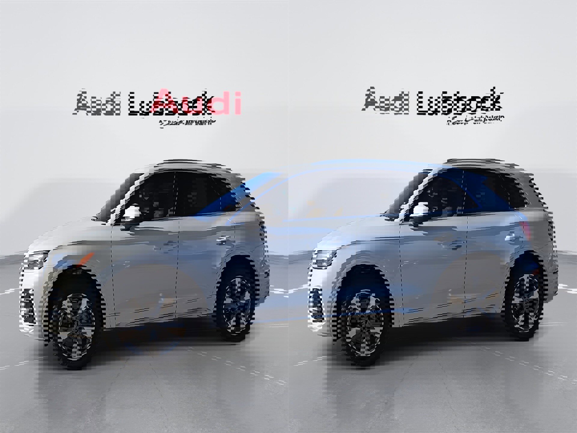 Used 2024 Audi Q5 2.0T Premium w/ Convenience Package image 6