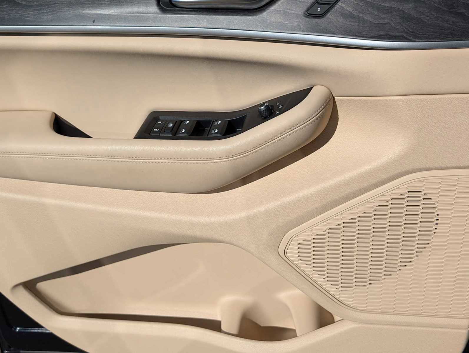 Used 2024 Jeep Grand Cherokee Limited image 18