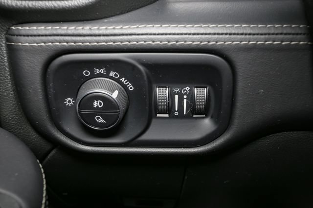 Used 2025 RAM 3500 Limited AWD/4WD image 36