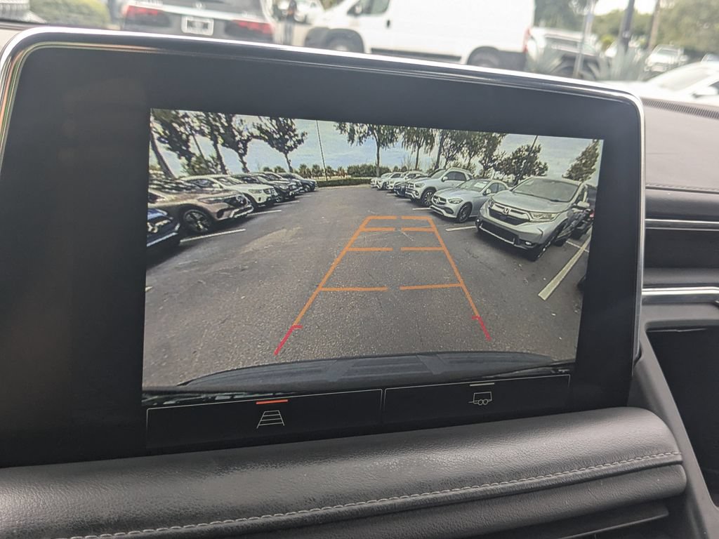 Used 2022 GMC Yukon XL SLE w/ Gmc Pro Safety Plus Package RWD image 9