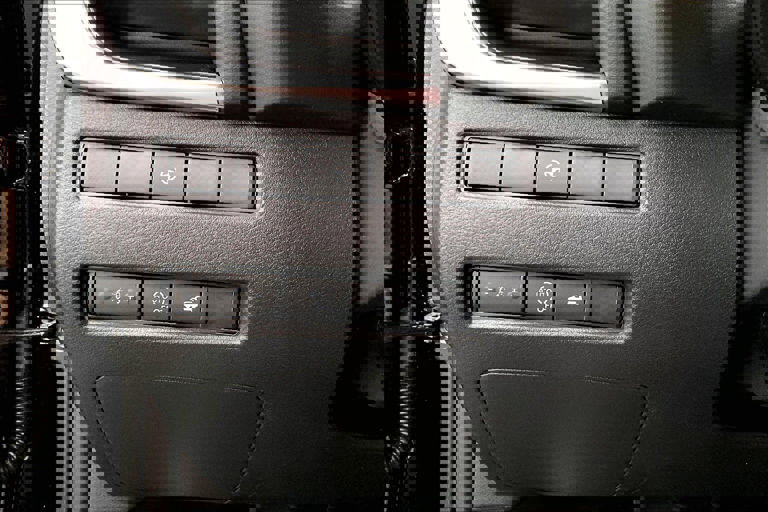 New 2025 Nissan Rogue SV image 54