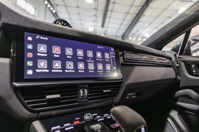 Used 2022 Porsche Cayenne Turbo GT image 27