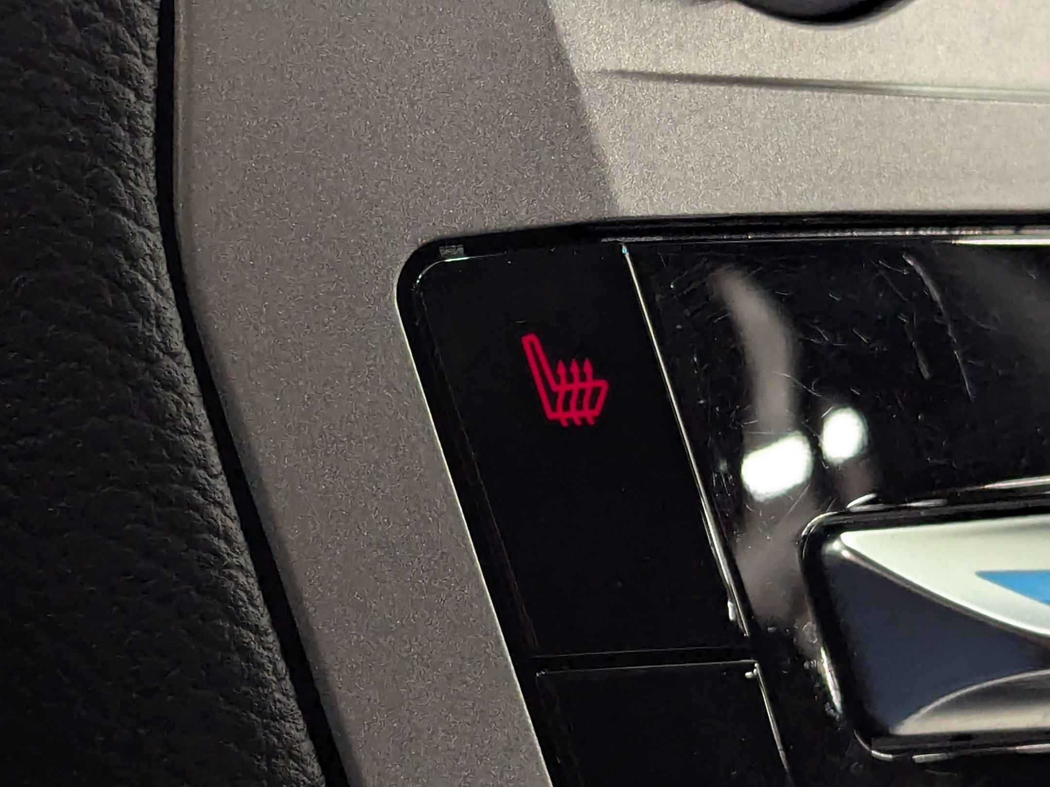 Certified 2023 Ford Explorer XLT w/ Class IV Trailer Tow Package image 25