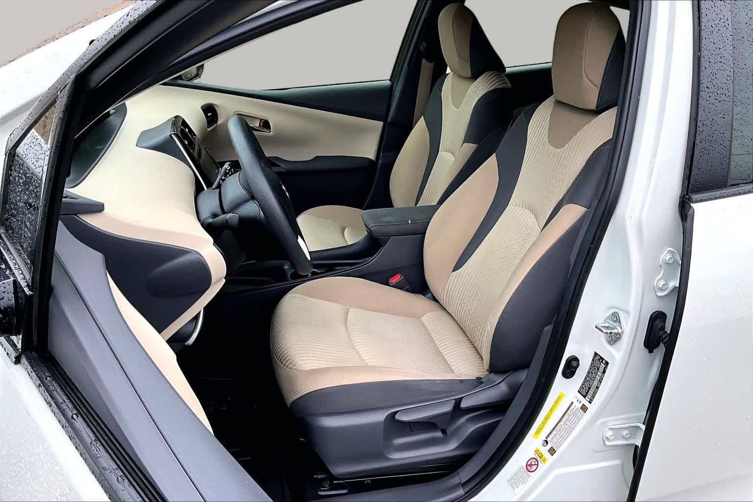 Used 2018 Toyota Prius Two w/ Prius Two Safety Plus Package FWD image 8