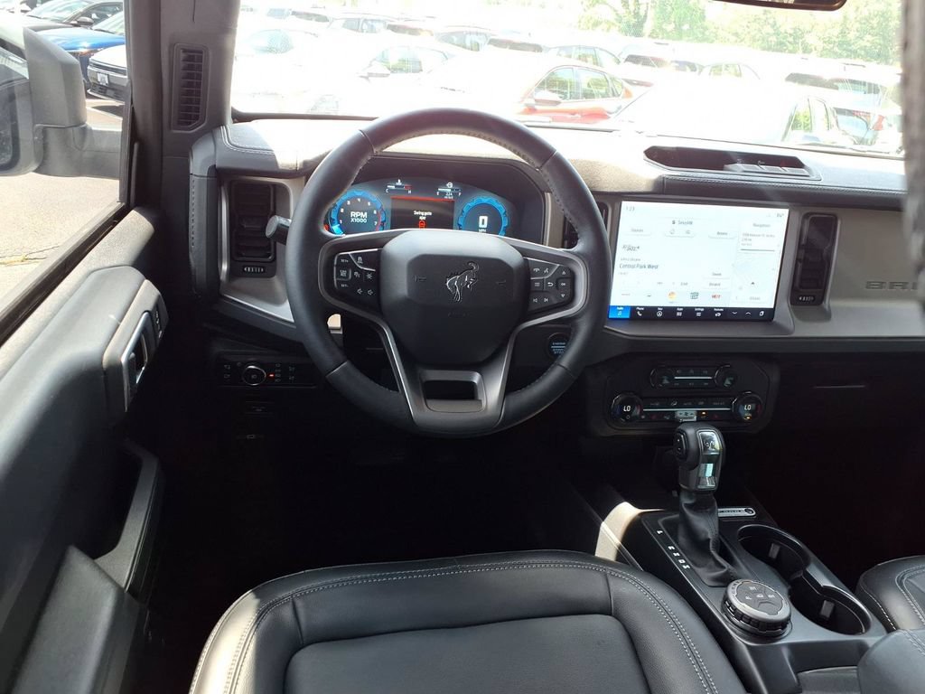 Used 2025 Ford Bronco Outer Banks AWD/4WD image 4