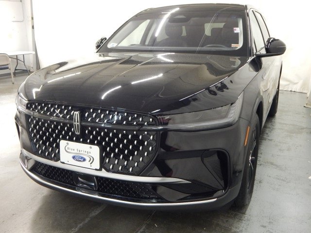 Used 2024 Lincoln Nautilus Premier image 6
