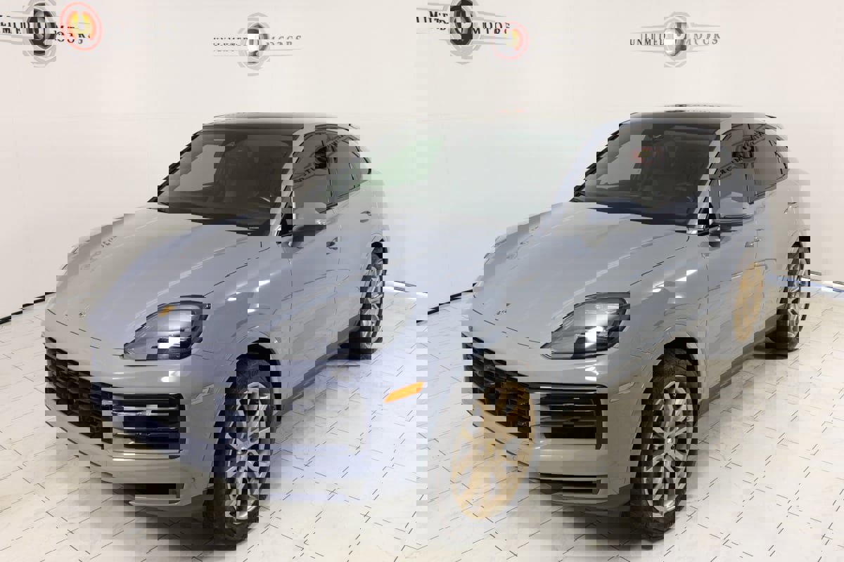 Used 2024 Porsche Cayenne Coupe image 35