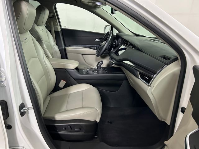 Used 2019 Cadillac XT4 Luxury w/ Cold Weather Package image 29