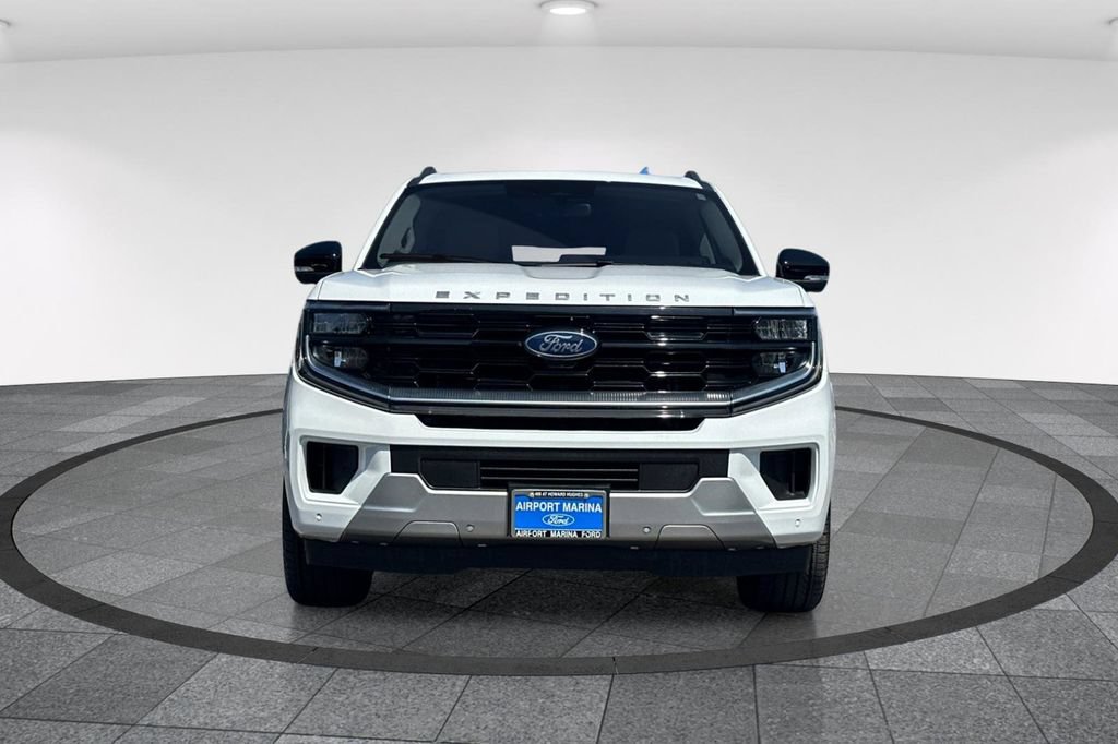 Certified 2025 Ford Expedition Max Platinum w/ Driver's Package AWD/4WD image 11