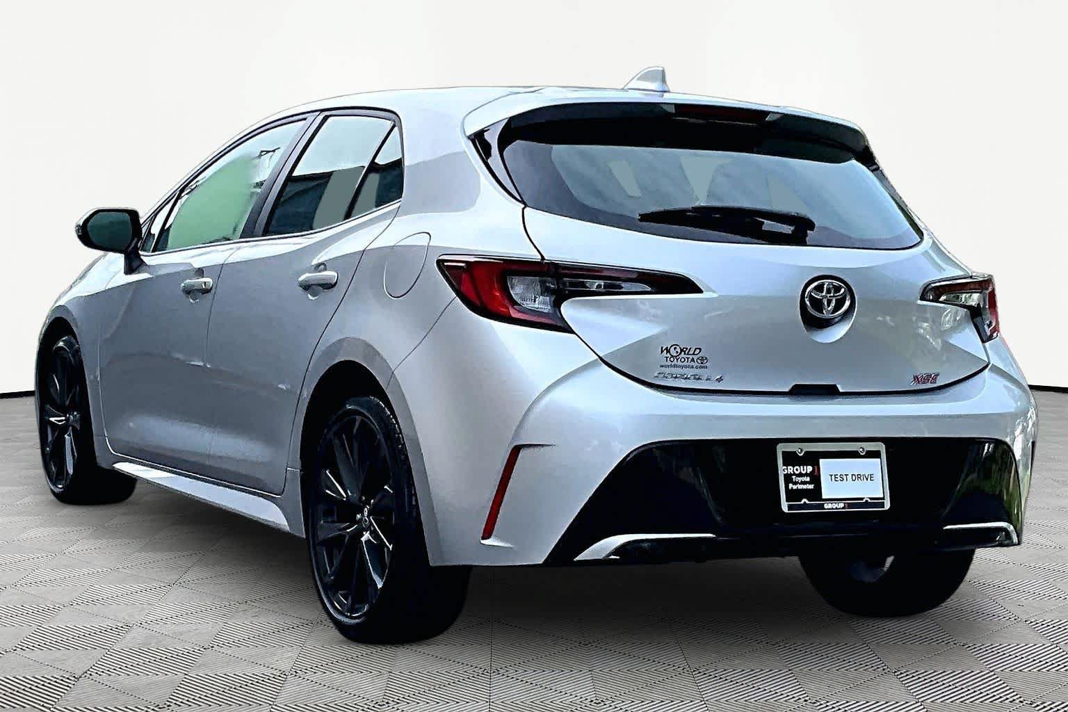 Used 2023 Toyota Corolla XSE FWD image 12