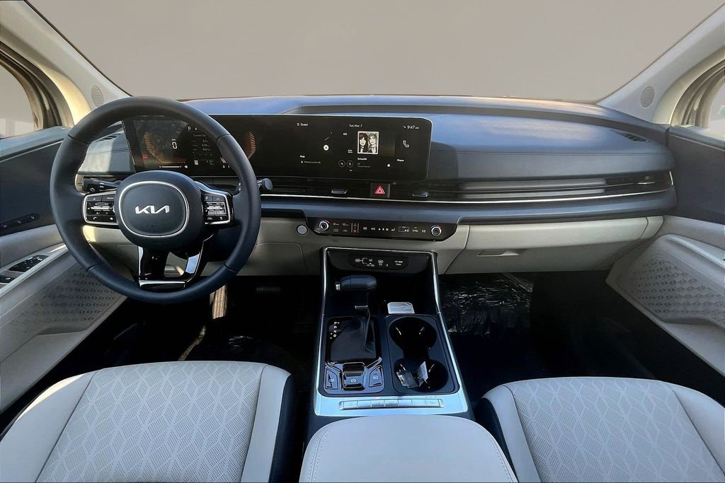 New 2026 Kia Carnival EX FWD image 5