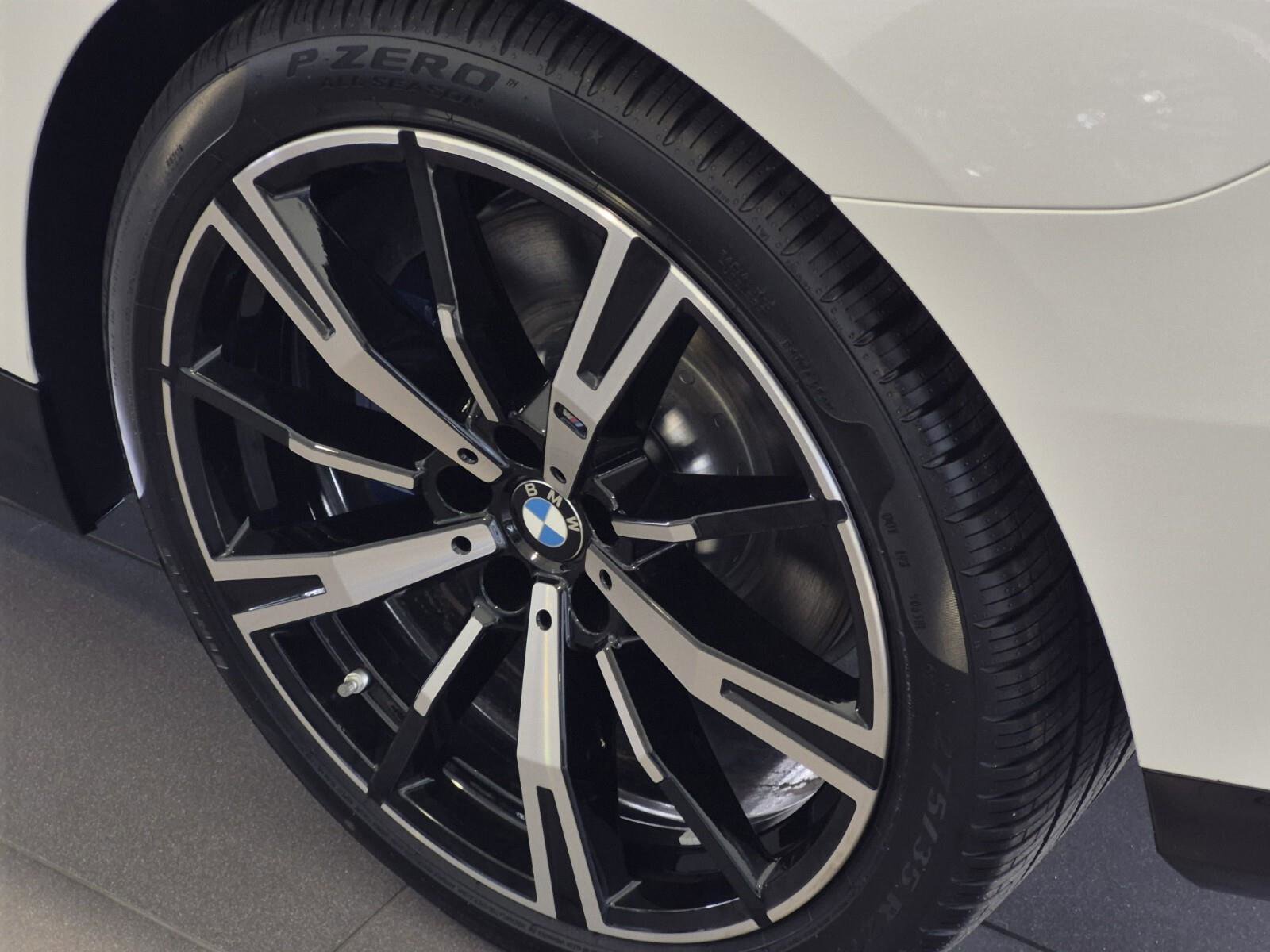 New 2026 BMW 530i xDrive w/ M Sport Package AWD/4WD image 7