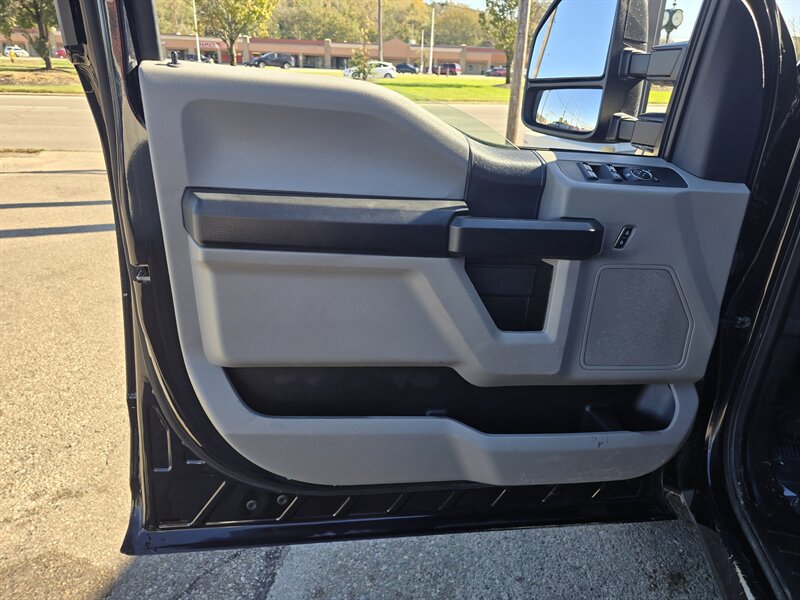 Used 2022 Ford F250 XL w/ Power Equipment Group RWD image 7
