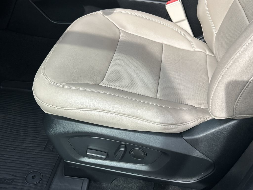 Used 2022 Ford Explorer Limited w/ Limited Technology Package image 22