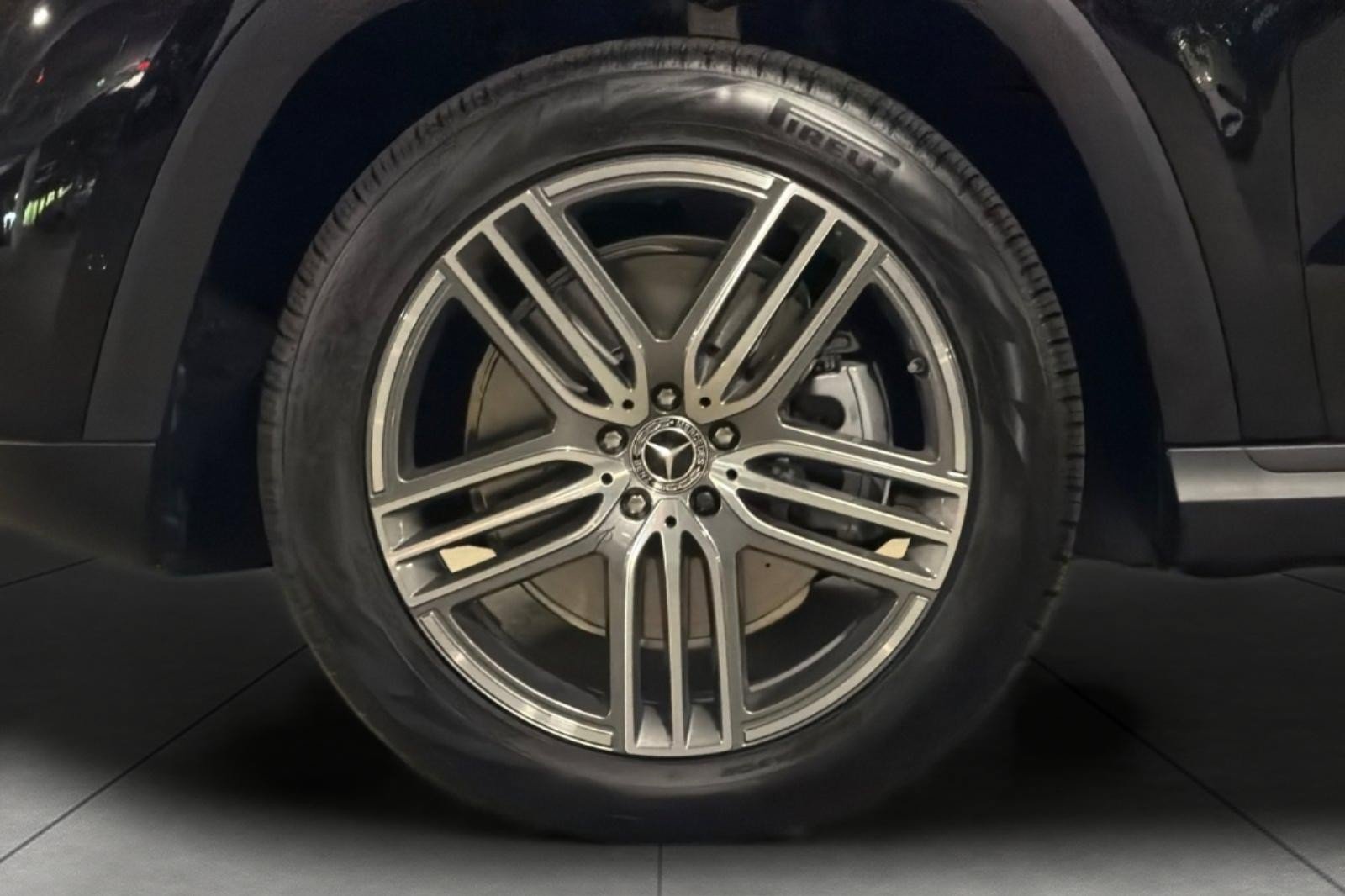New 2026 Mercedes-Benz GLS 450 4MATIC image 27
