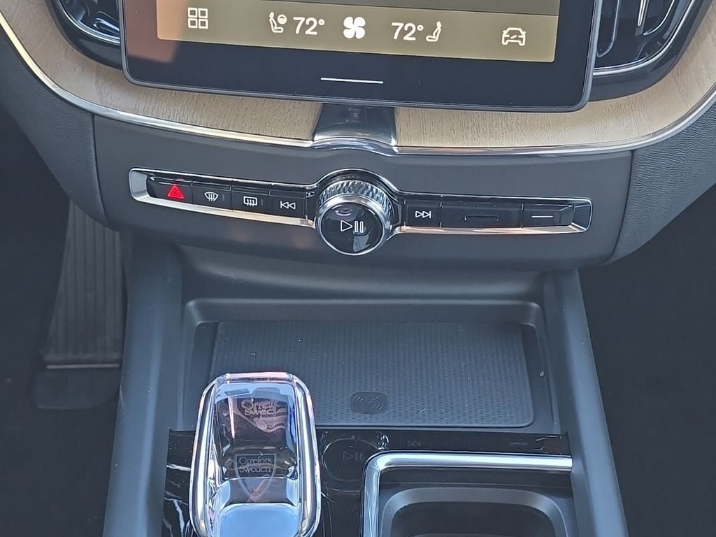 New 2026 Volvo XC60 T8 Plus w/ Climate Package AWD/4WD image 18
