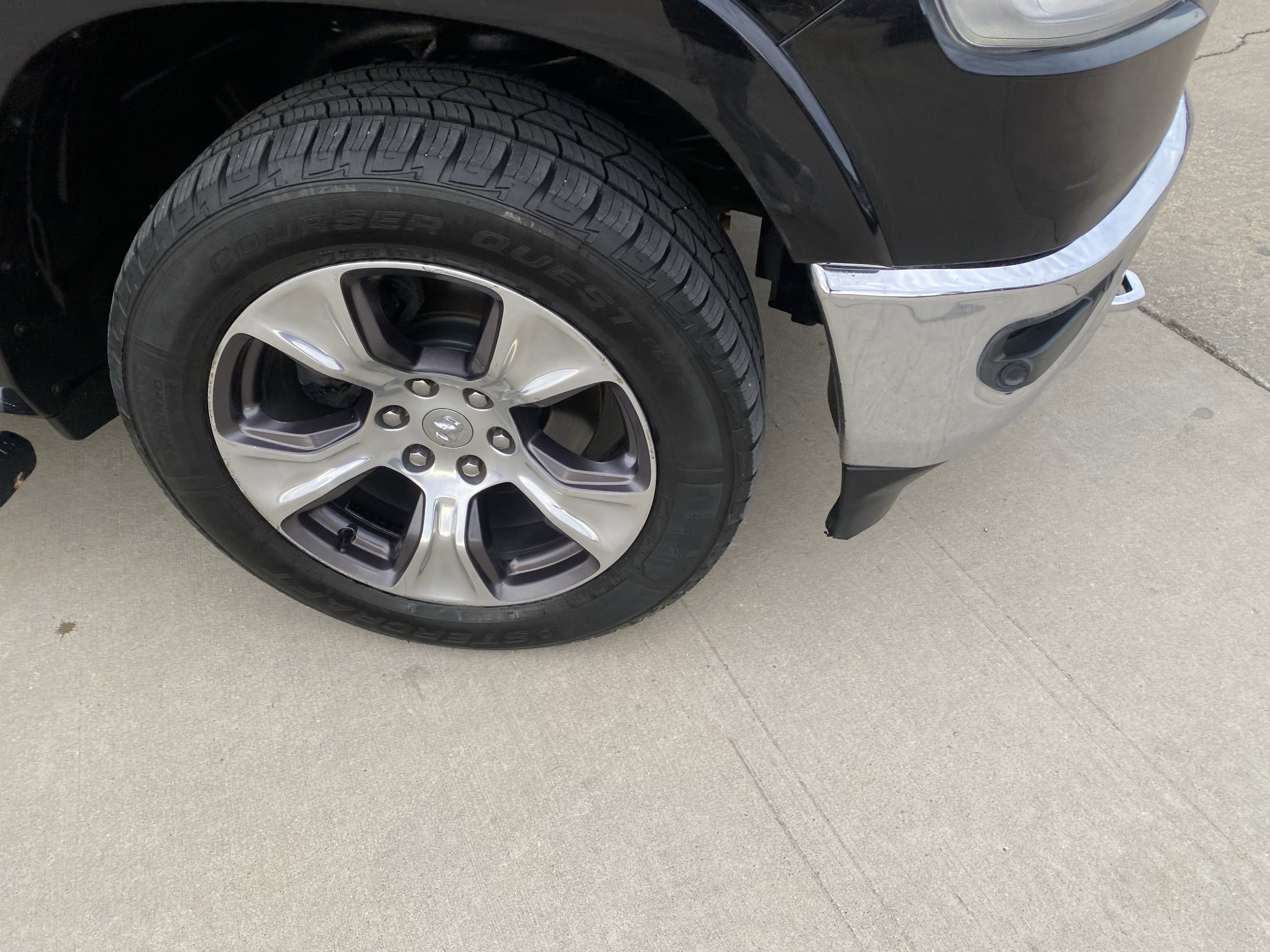 Used 2019 RAM 1500 Laramie image 4