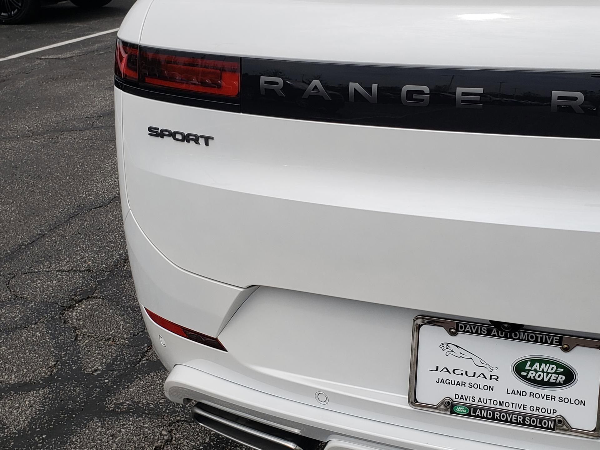 New 2026 Land Rover Range Rover Sport Dynamic SE AWD/4WD image 11