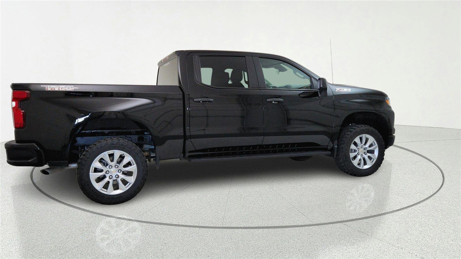 Used 2025 Chevrolet Silverado 1500 Custom Trail Boss AWD/4WD image 4