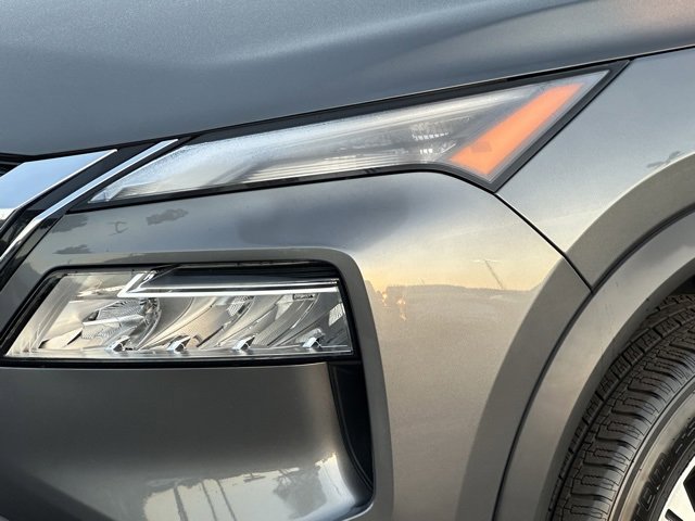 Used 2023 Nissan Rogue SV image 9