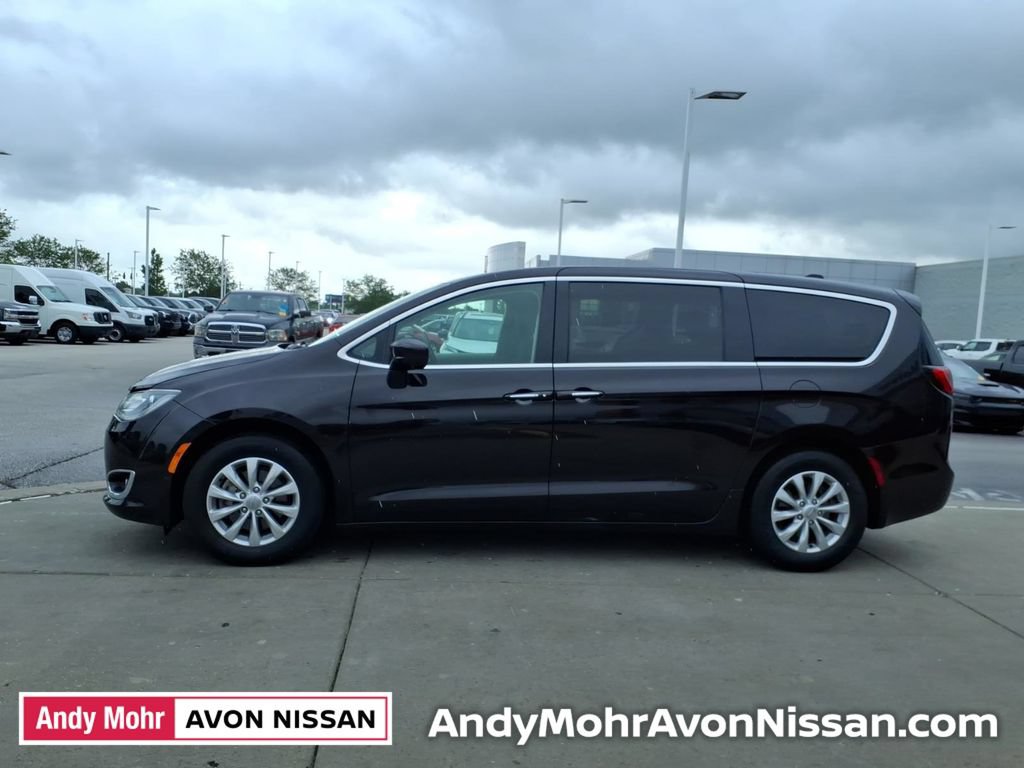 Used 2019 Chrysler Pacifica Touring Plus w/ Advanced Safetytec Group FWD image 5