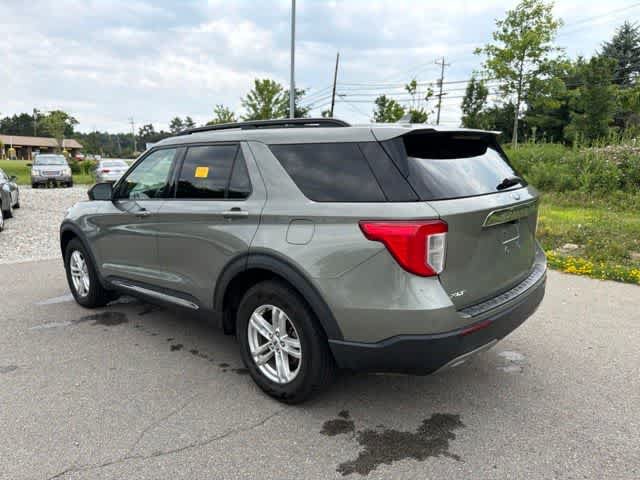 Used 2020 Ford Explorer XLT w/ Equipment Group 202A AWD/4WD image 14