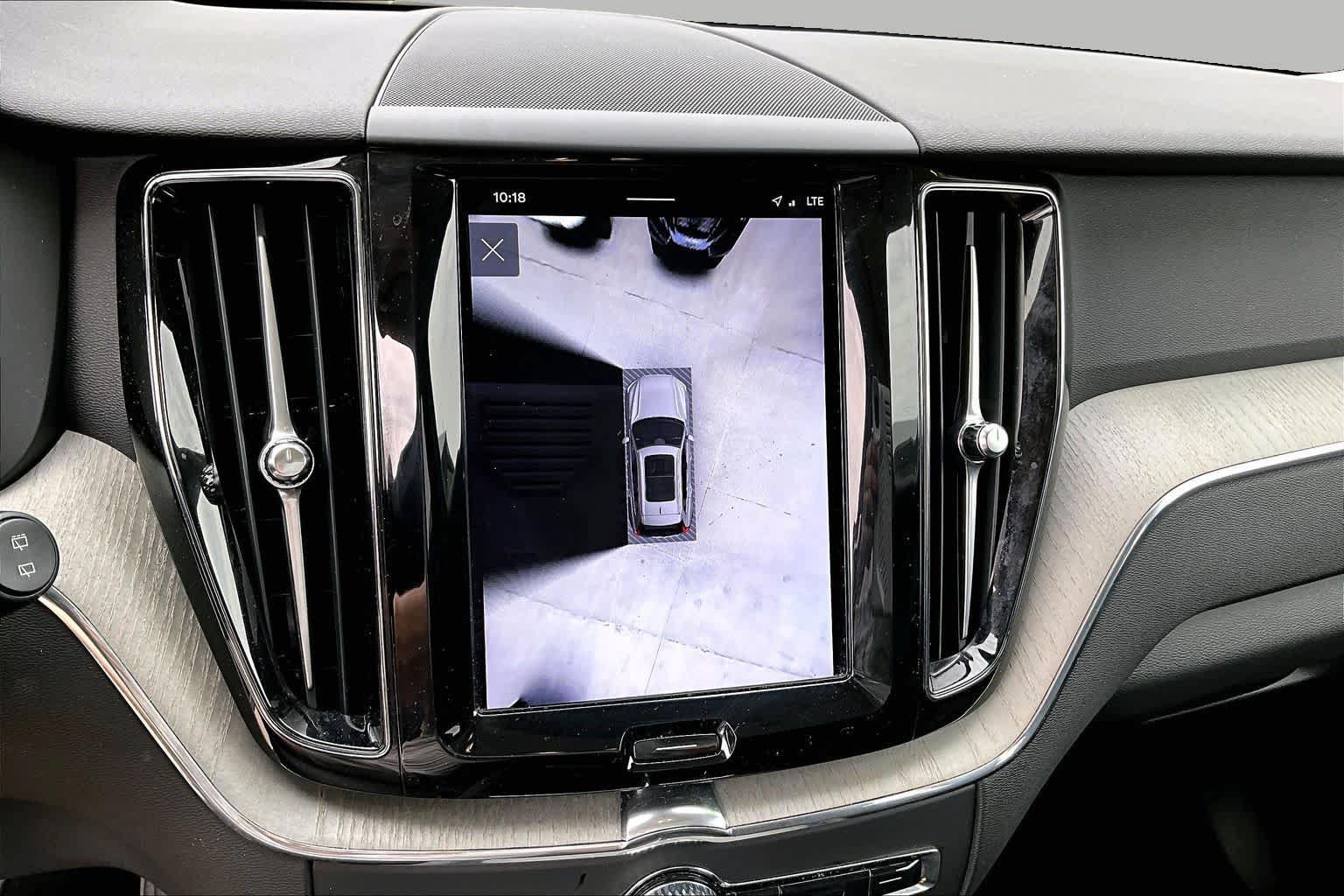 Used 2025 Volvo XC60 B5 Plus AWD/4WD image 25