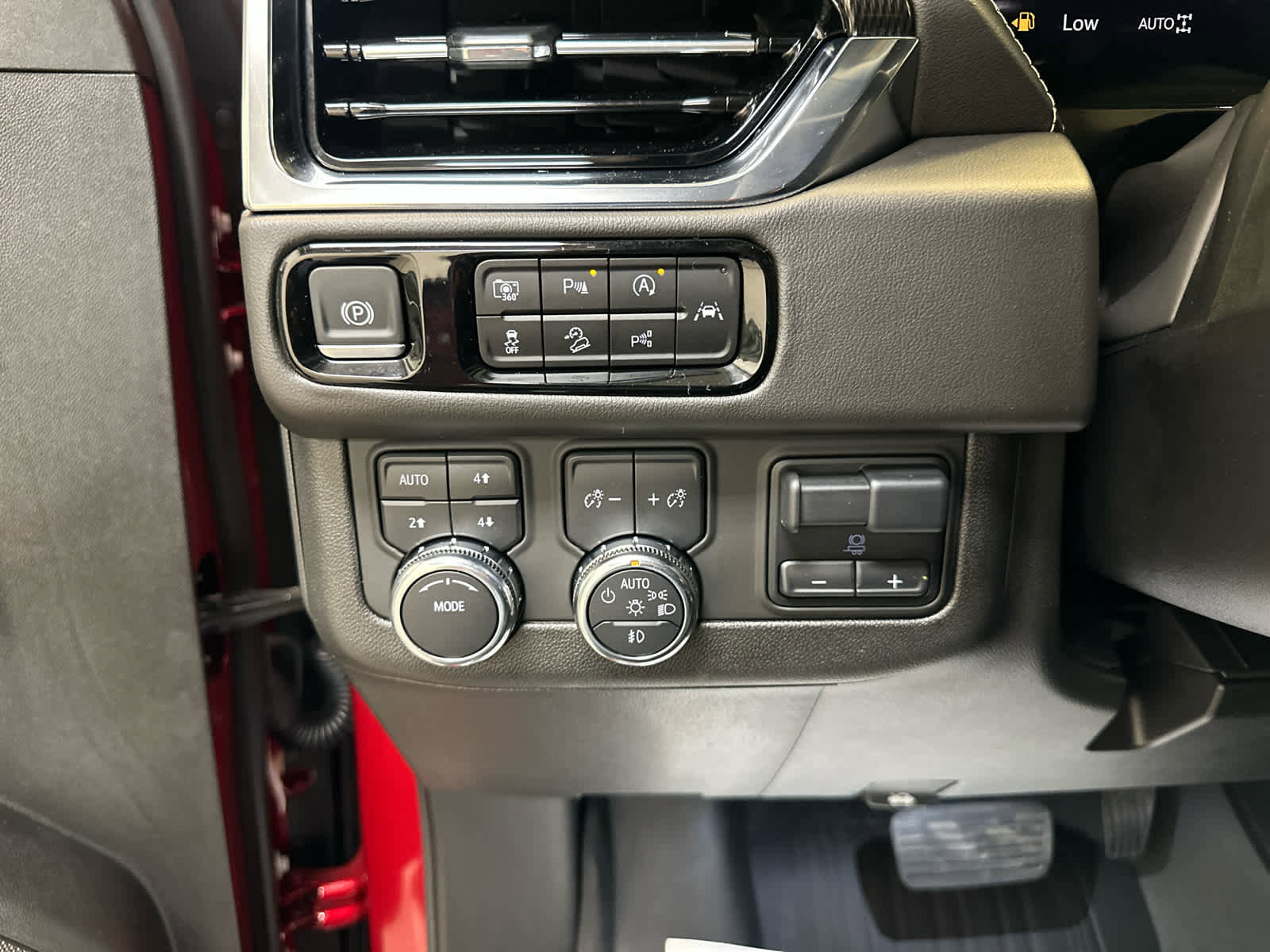 Certified 2025 GMC Yukon XL Elevation image 19