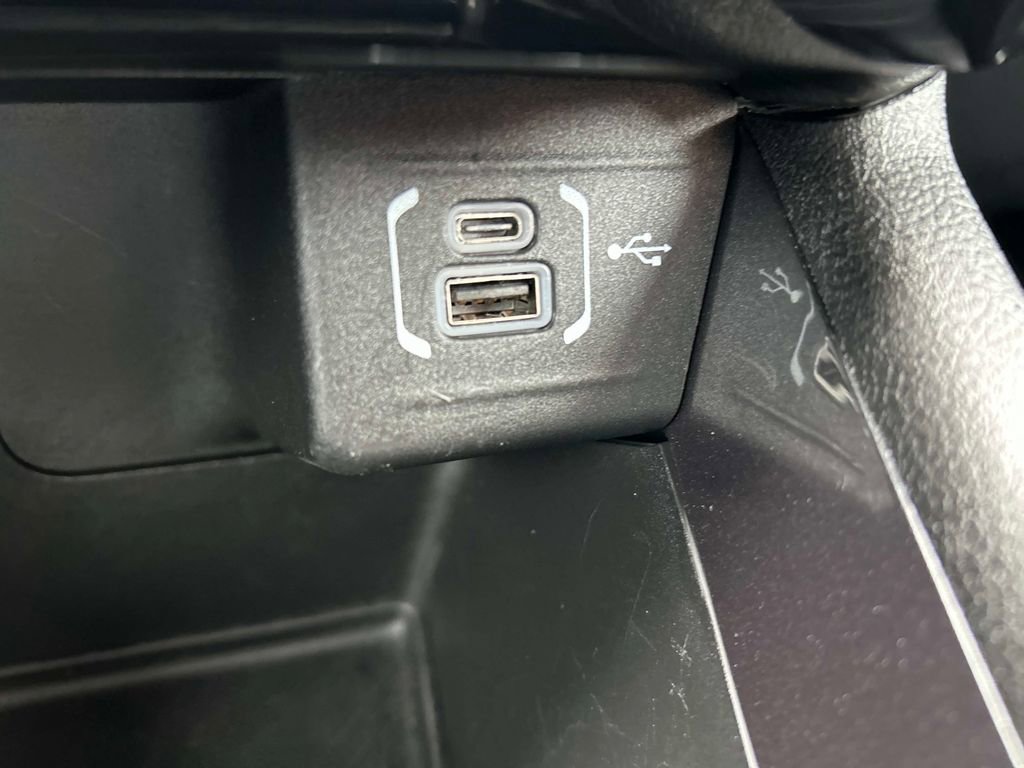 Used 2025 Jeep Compass Latitude AWD/4WD image 32