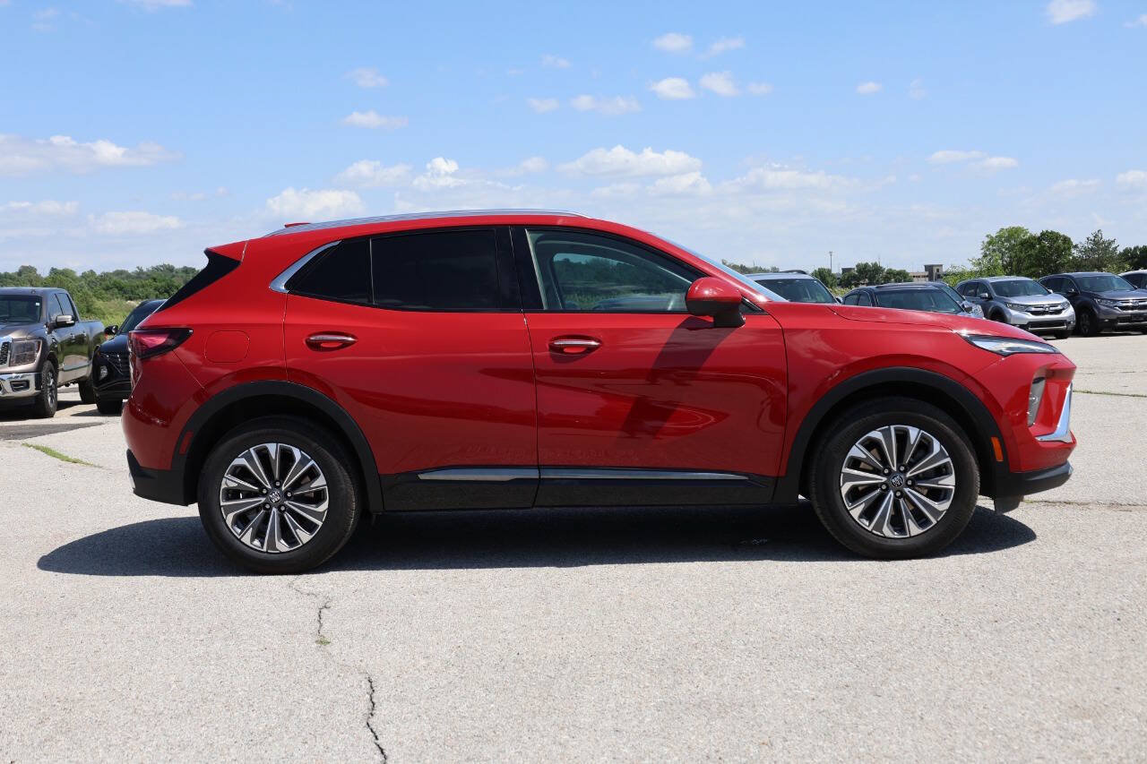 Used 2025 Buick Envision Preferred AWD/4WD image 7