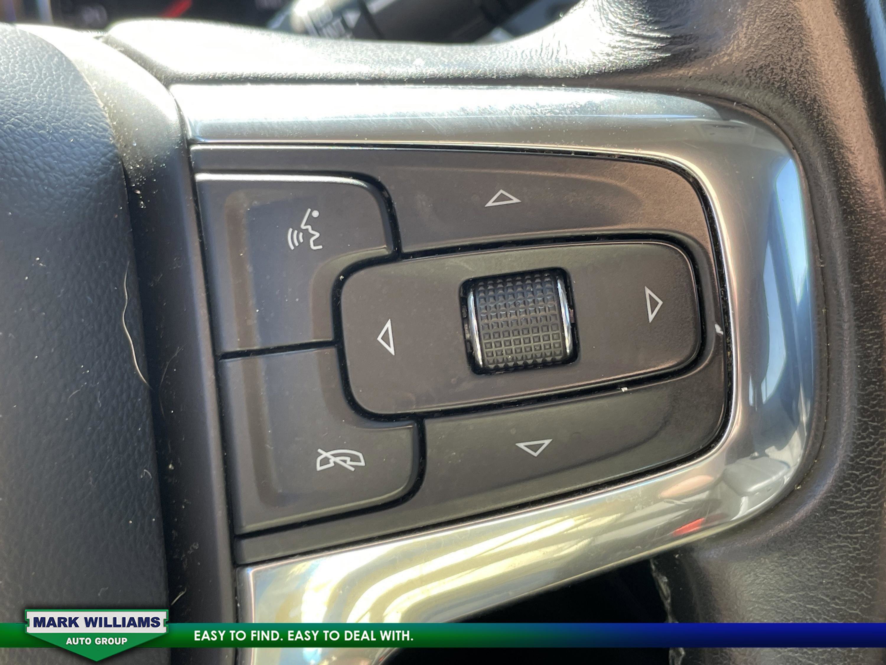 Used 2023 Chevrolet Equinox RS w/ LPO, Floor Liner Package image 17