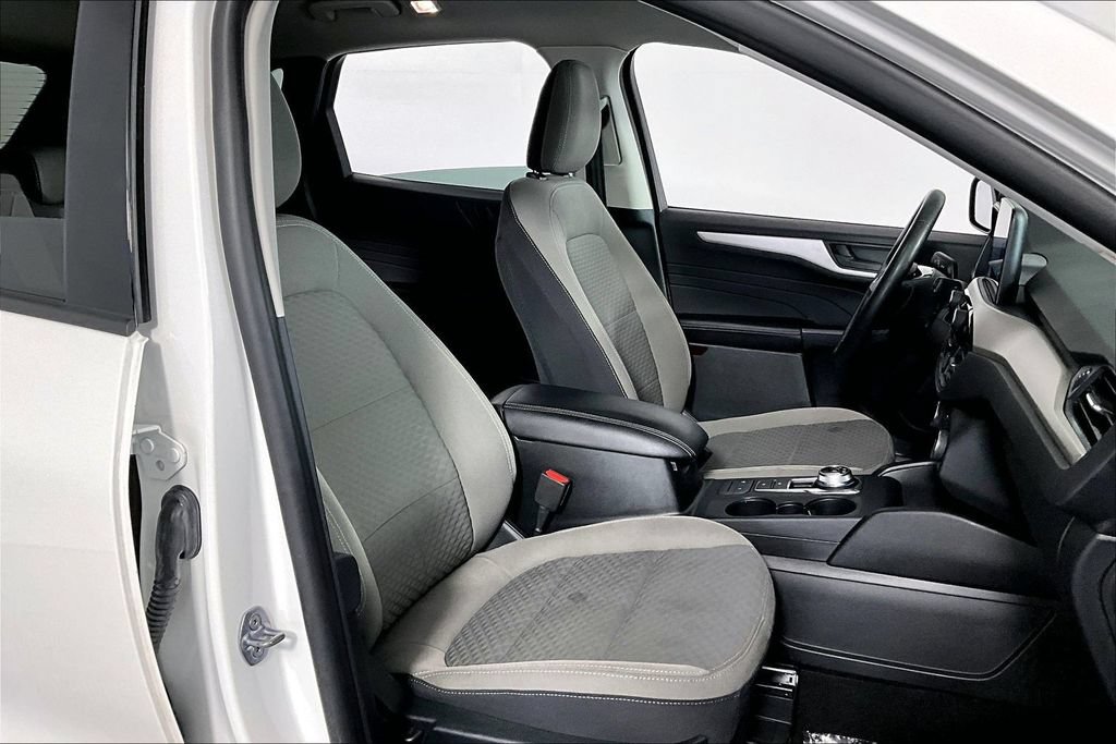 Used 2022 Ford Escape SE w/ Cold Weather Package AWD/4WD image 7