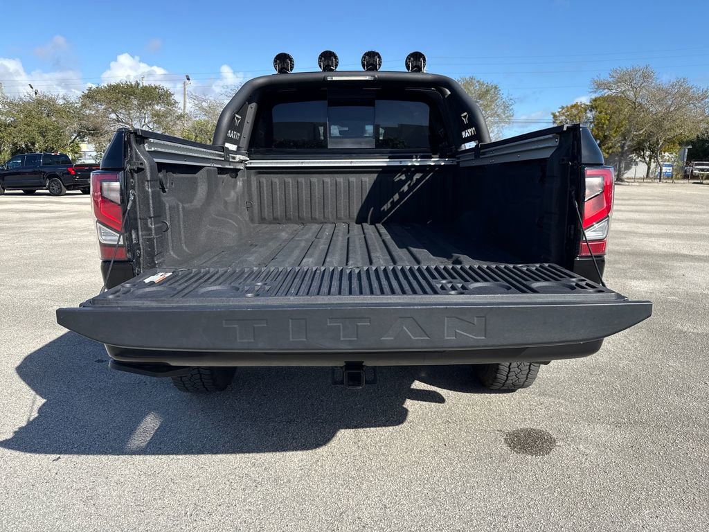 Used 2024 Nissan Titan PRO-4X image 27