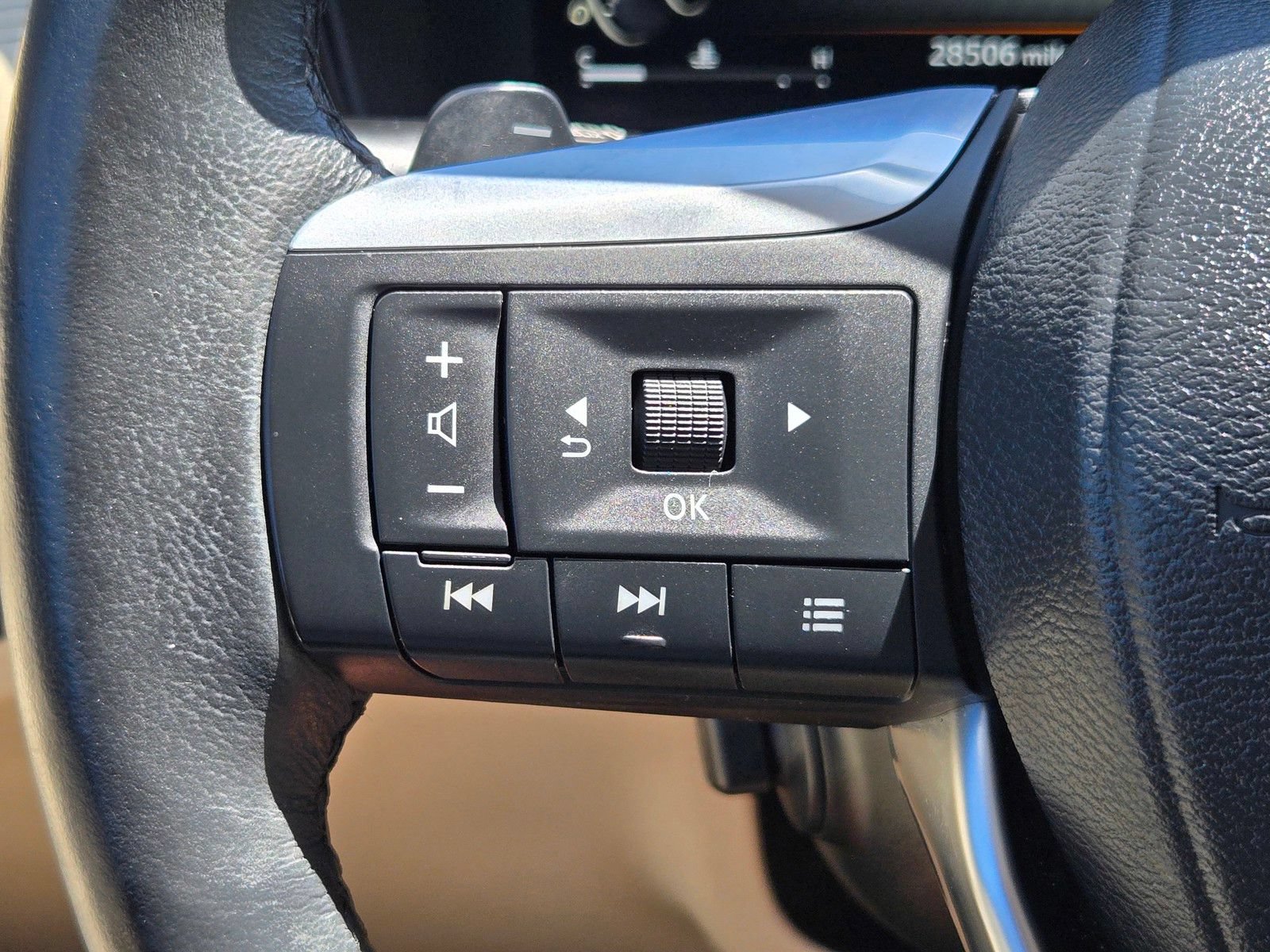Used 2023 INFINITI QX60 Luxe w/ Cargo Package FWD image 32