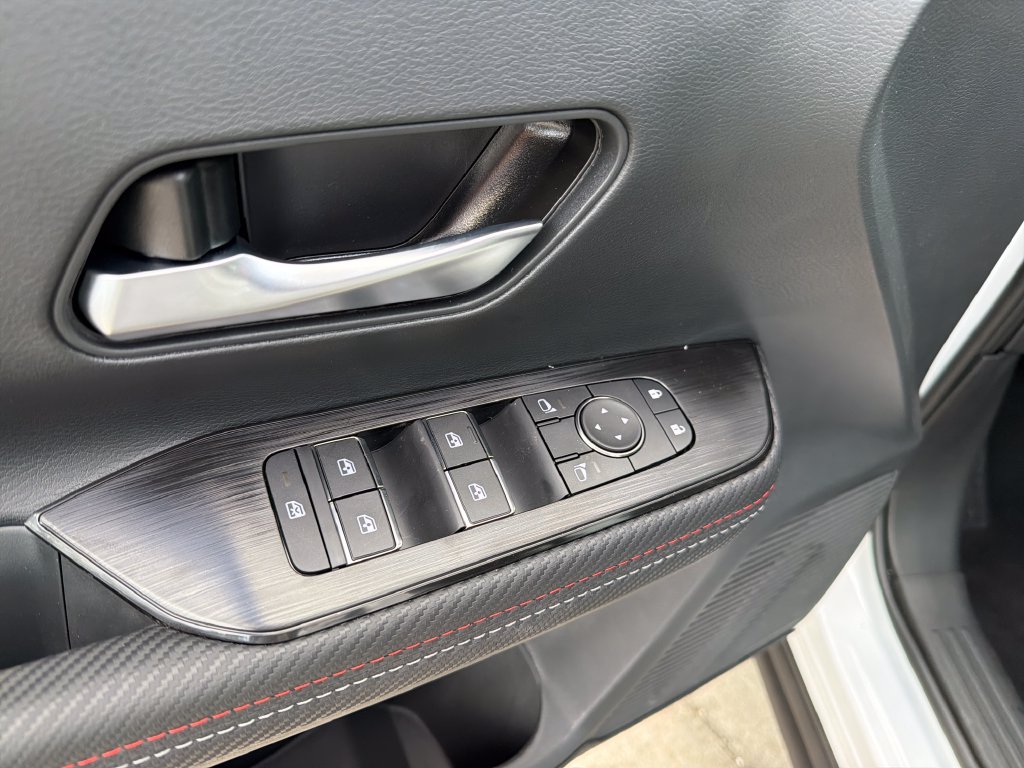 New 2026 Nissan Kicks SR w/ SR Premium Package FWD image 18