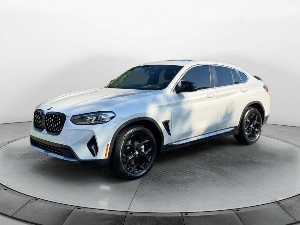 Used 2025 BMW X4 xDrive30i w/ Premium Package AWD/4WD image 3
