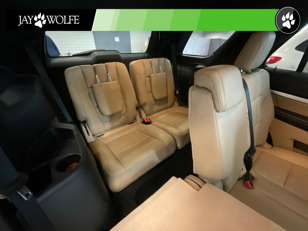 Used 2016 Ford Explorer XLT w/ Equipment Group 202A FWD image 19