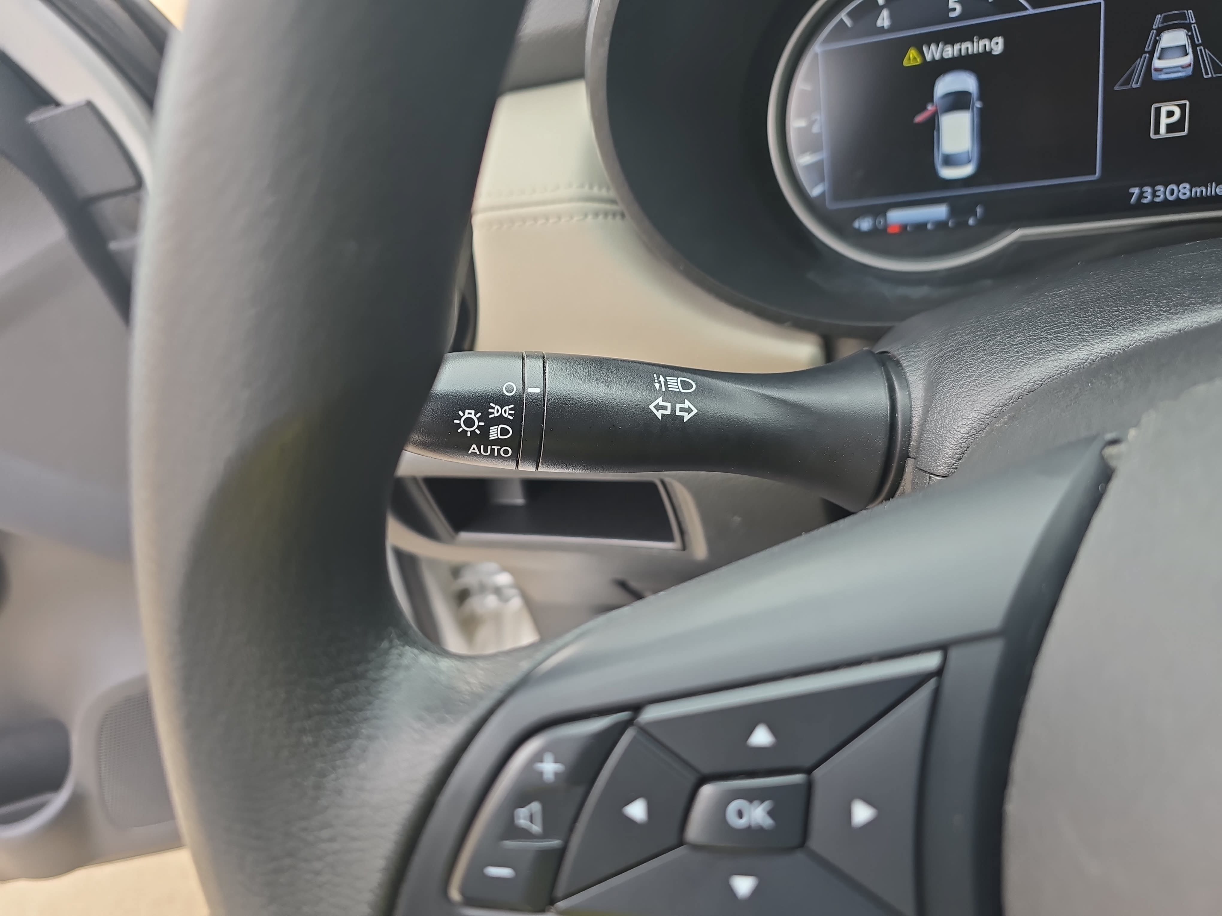 Used 2020 Nissan Versa SV FWD image 26