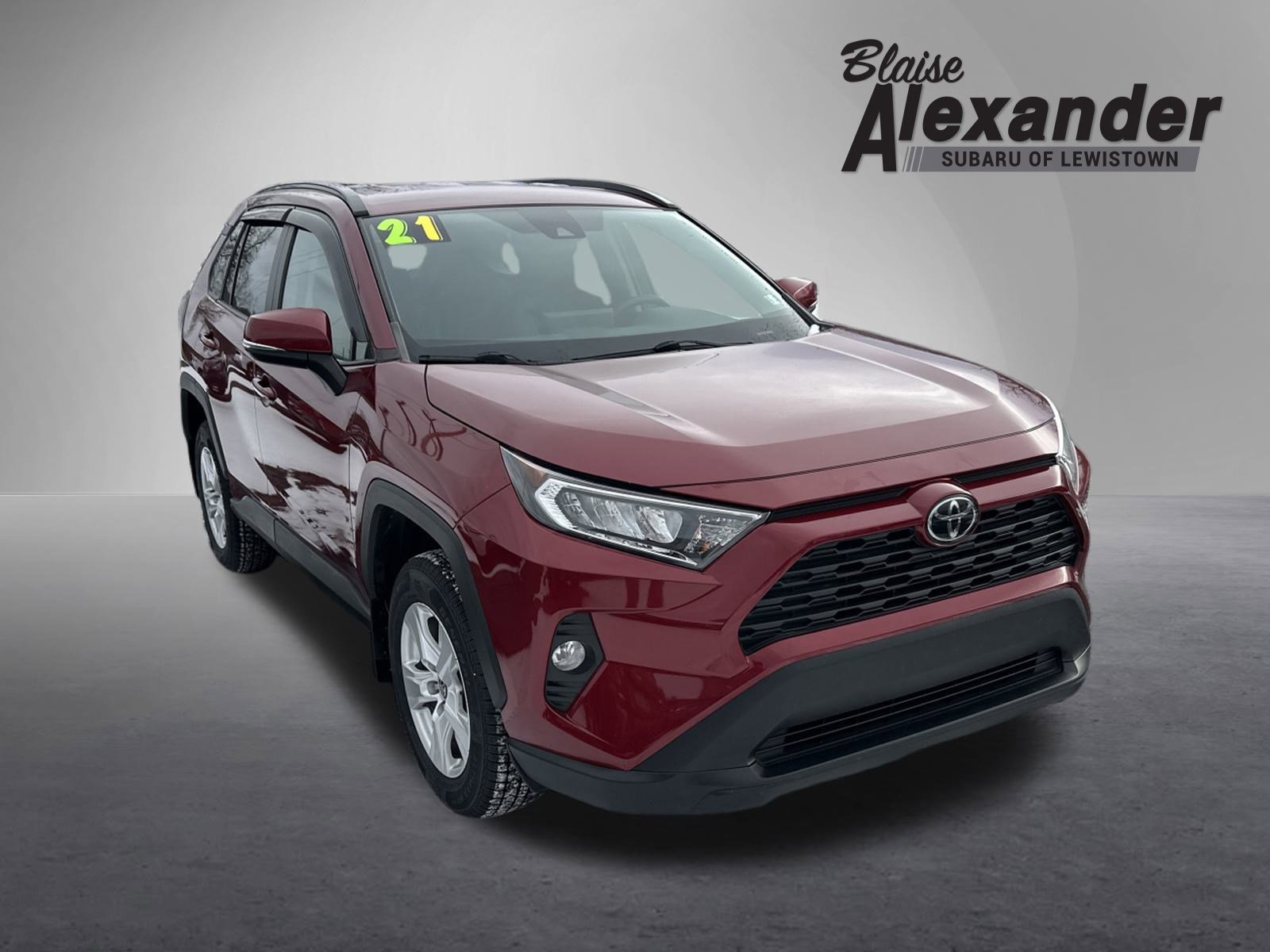 Used 2021 Toyota RAV4 XLE video 1