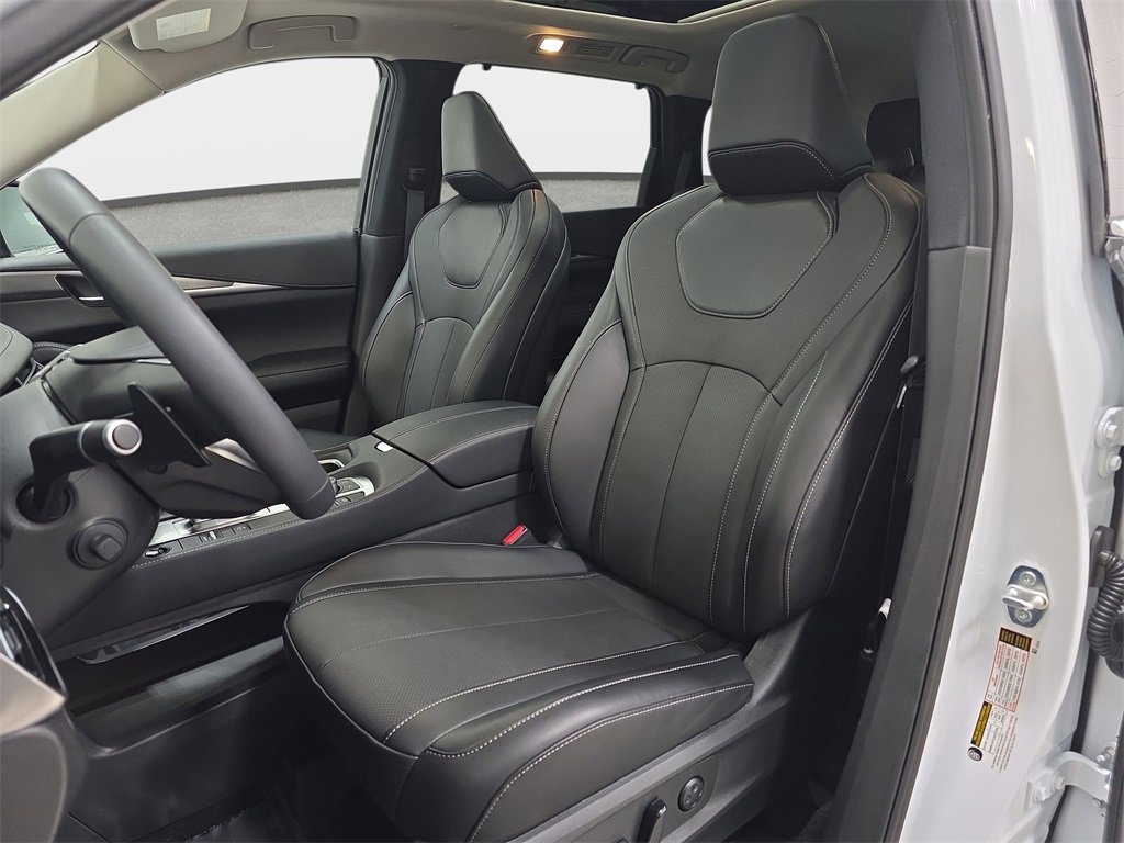 Certified 2026 INFINITI QX60 Luxe w/ Cargo Package image 12