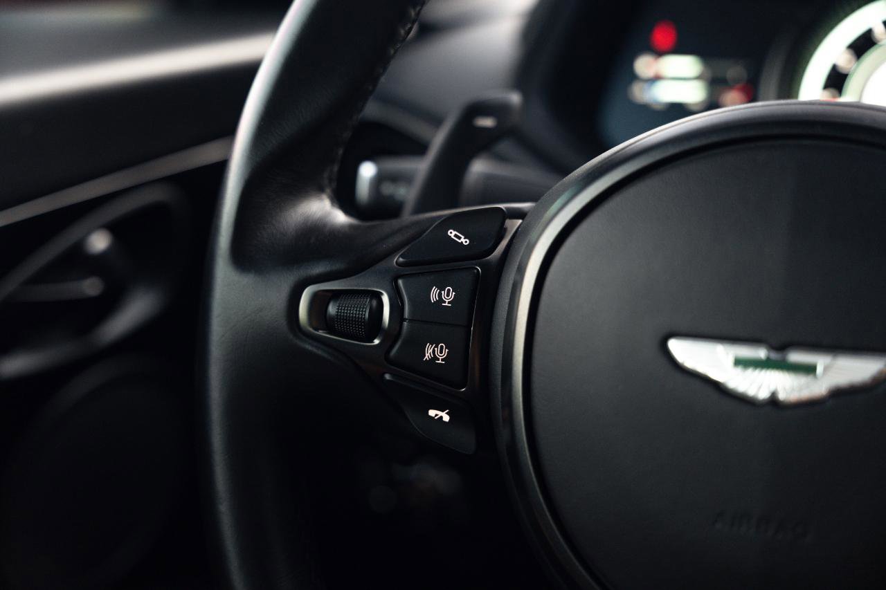 Used 2018 Aston Martin DB11 Coupe image 70