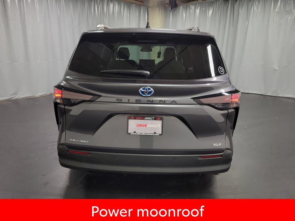 Used 2025 Toyota Sienna XLE AWD/4WD image 7