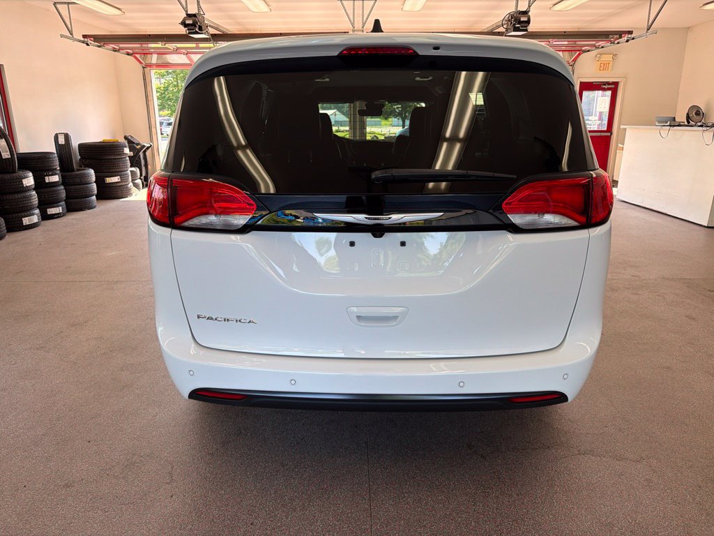 New 2027 Chrysler Pacifica LX FWD image 23
